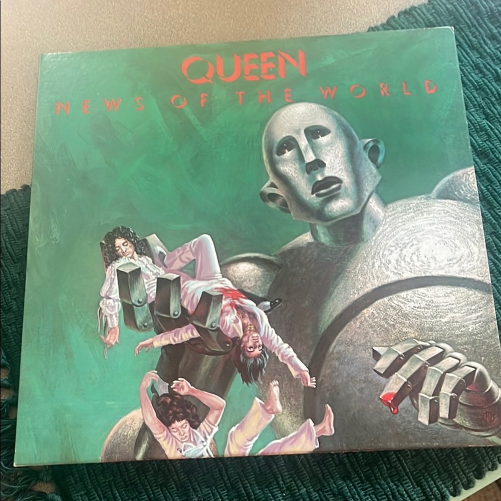 Queen- News of the world album mint condition